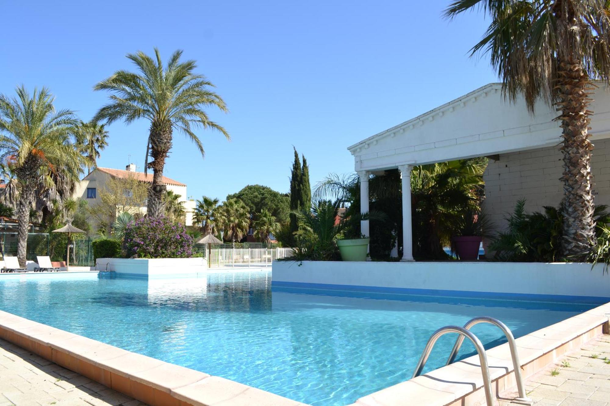 Malibu Village Canet-en-Roussillon Exterior photo
